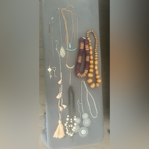 50+ piece jewlery bundle - Picture 2 of 5